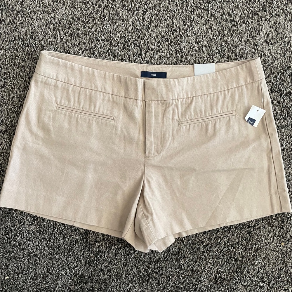 GAP Women's Light Beige Dressy Shorts